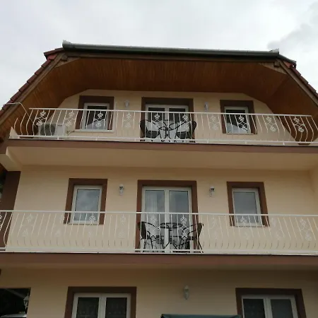 Magdalena Apartmanhaz *