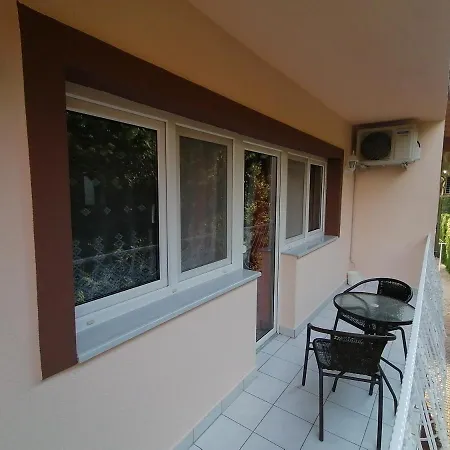 Magdalena Apartmanhaz דירה *