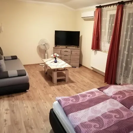 アパート Magdalena Apartmanhaz *