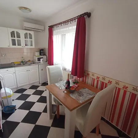דירה Magdalena Apartmanhaz *