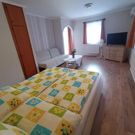 דירה Magdalena Apartmanhaz *
